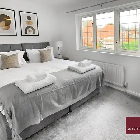 Knaphill - 2 Bedroom Terrace House - With Garden Brookwood Exterior photo