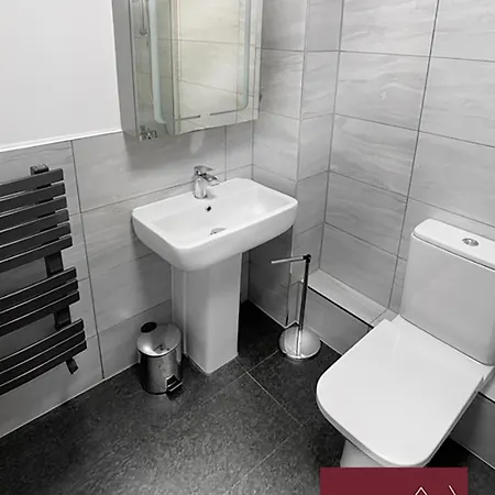 Knaphill - 2 Bedroom Terrace House - With Garden Brookwood Exterior photo